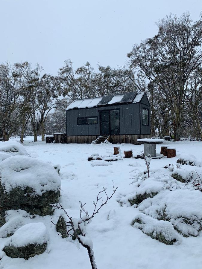 Big Yard Escapes - Two Off-Grid Tiny Houses On The Mowamba River Джиндабайн Екстер'єр фото