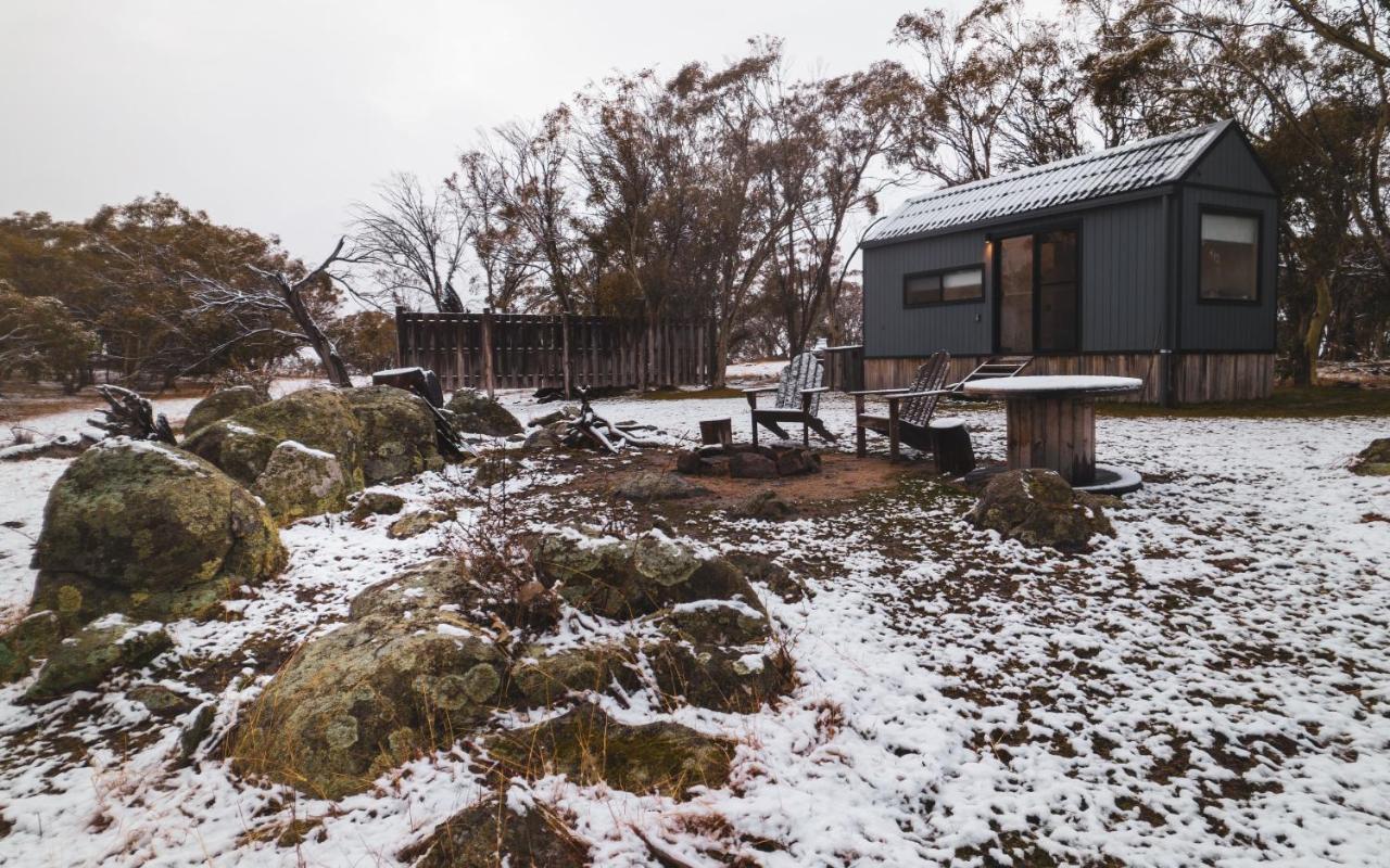 Big Yard Escapes - Two Off-Grid Tiny Houses On The Mowamba River Джиндабайн Екстер'єр фото