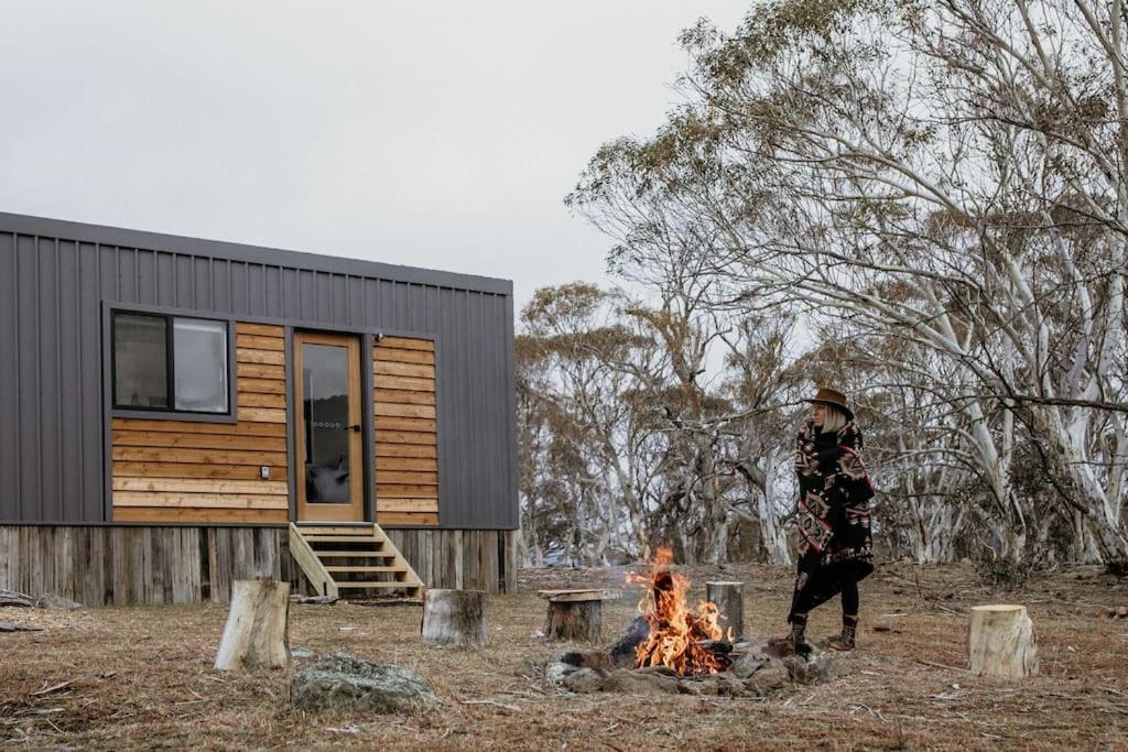 Big Yard Escapes - Two Off-Grid Tiny Houses On The Mowamba River Джиндабайн Екстер'єр фото